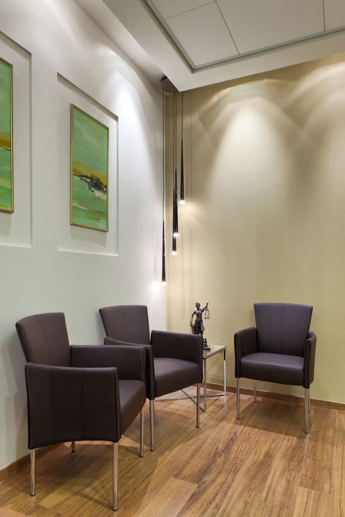 פינת המתנה בעיצוב משרדי עורכי דין