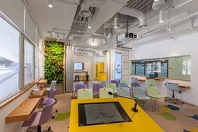 מרכז חדשנות צבעוני